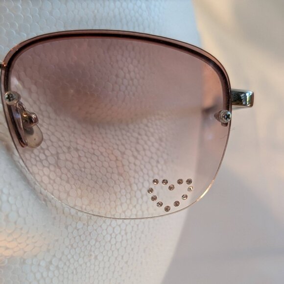 Fossil Retro Sunnies - Heart Rhinestones - Picture 2 of 8